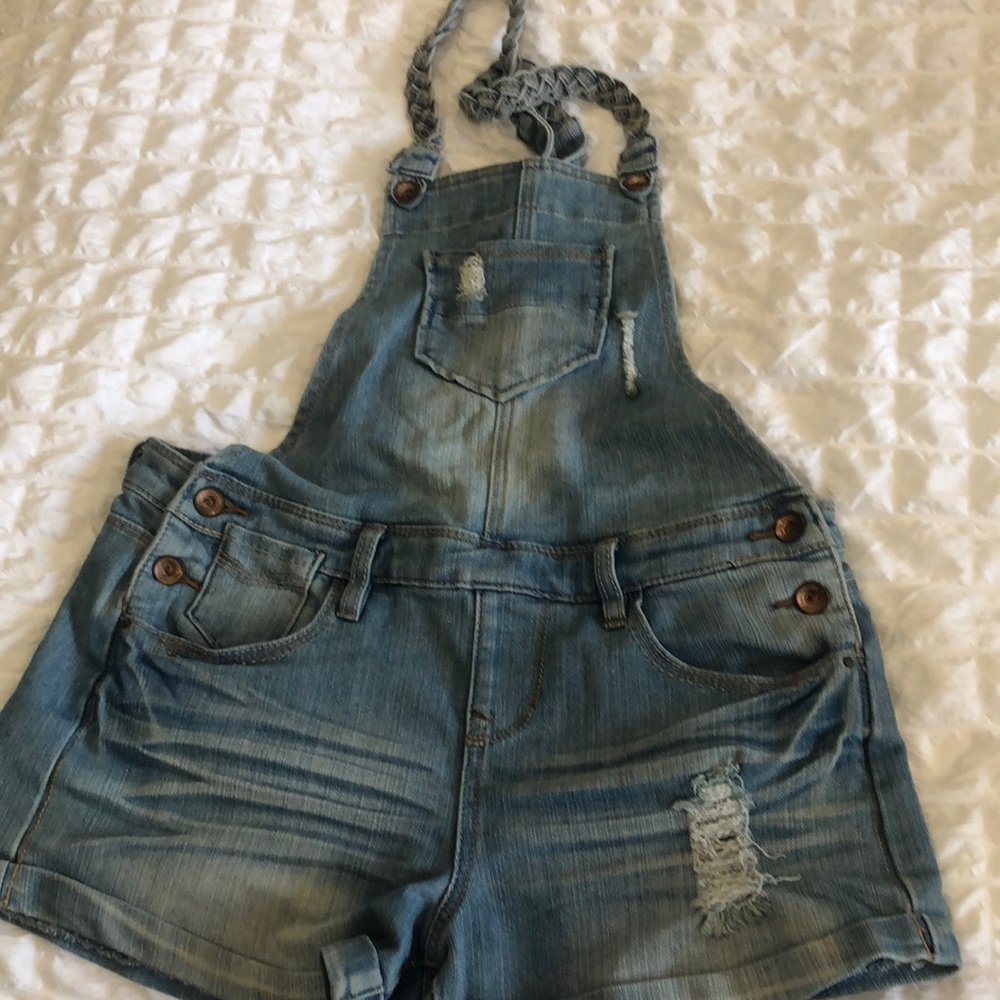 Super cute overalls shorts